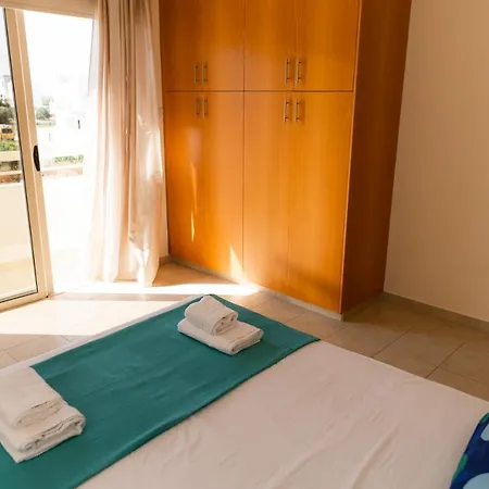 Villa Kapparis Ekaterina 3 Bdrm Paralímni